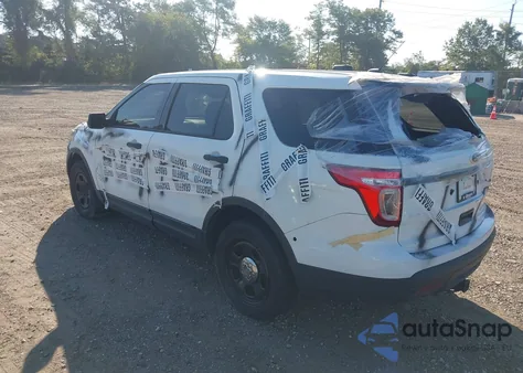 2015 Ford Police Interceptor z USA, uszkodzony, nr VIN 1FM5K8AR6FGB83590